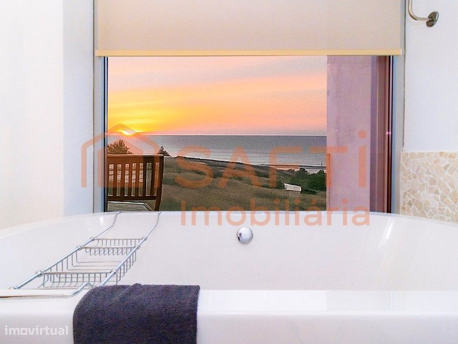 Moradia primeira linha do mar