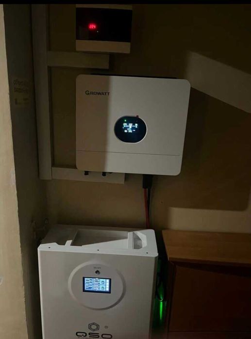 Гібридний інвертор Growatt SPF6000 ES Plus WiFi