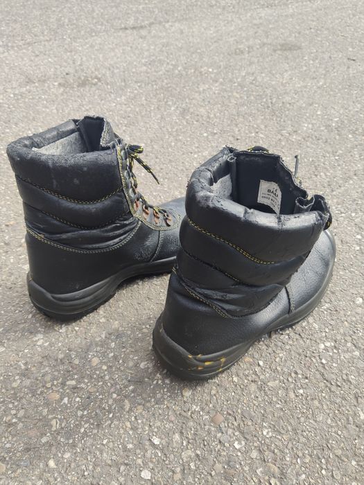 Buty z blachą bhp