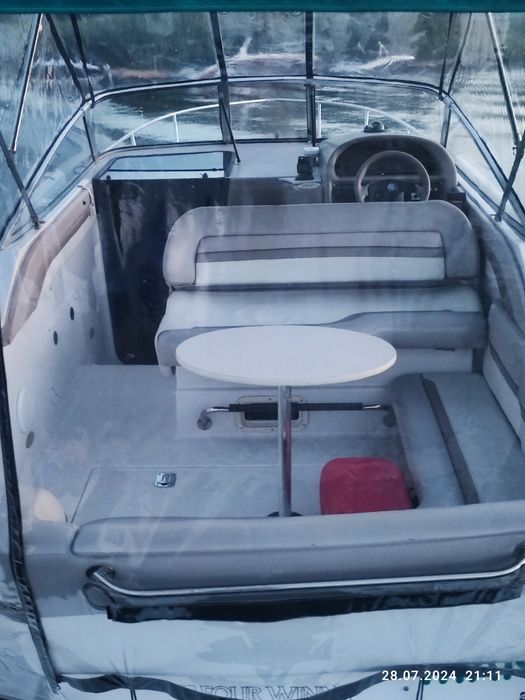 Four Winns Vista 238