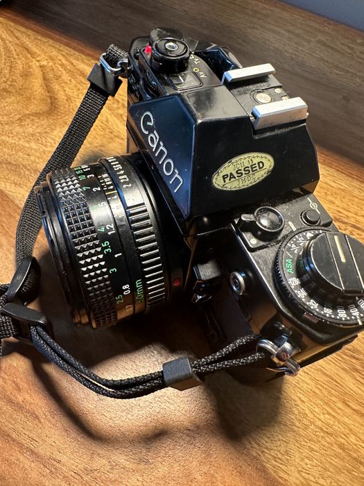 Canon A1 + Lente 50mm f/1.8 em Excelente Estado - 35mm Film Camera