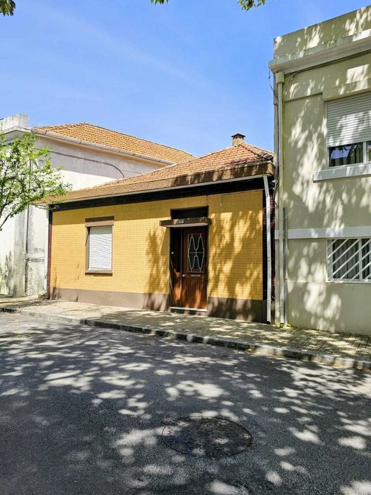 Moradia a 350 m da praia de Leça da Palmeira