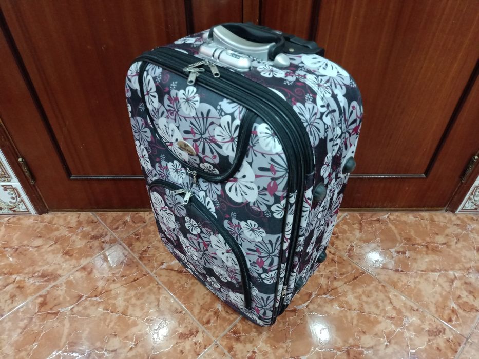 Mala malas de porão até 23 kg viagem casa quarto apartamento carro.