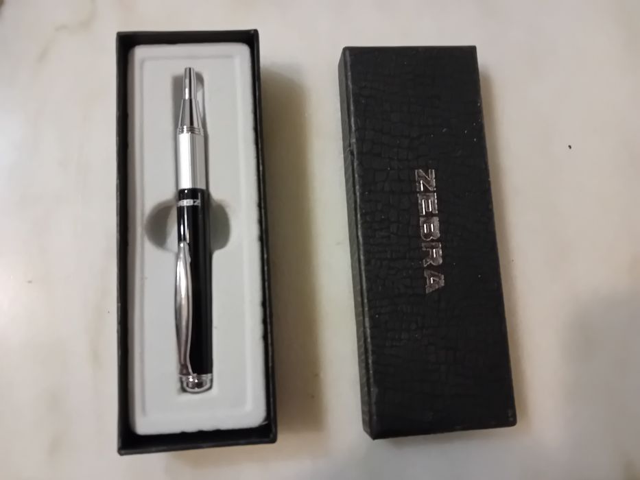 Caneta Telescópica  com Estojo Zebra Nova