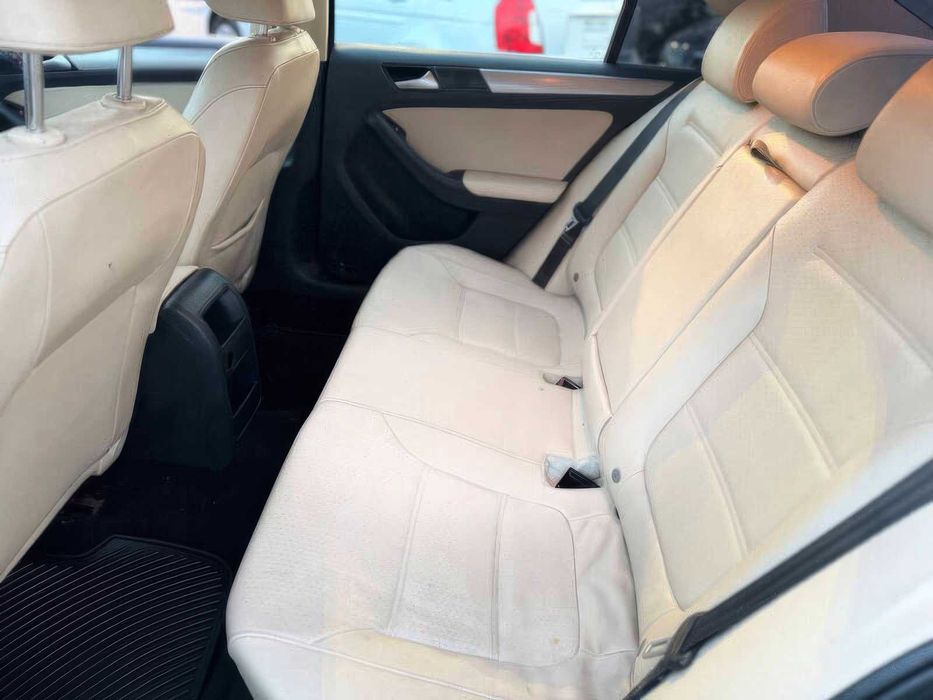 Volkswagen Jetta      2017