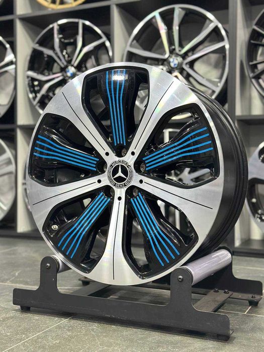 ОРИГІНАЛЬНІ різноширокі диски R20 для MERCEDES EQC