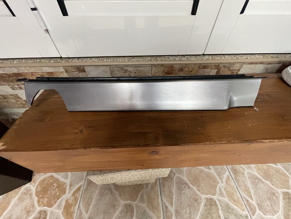 Peça tabalier mercedes 180 inox lado ocupante