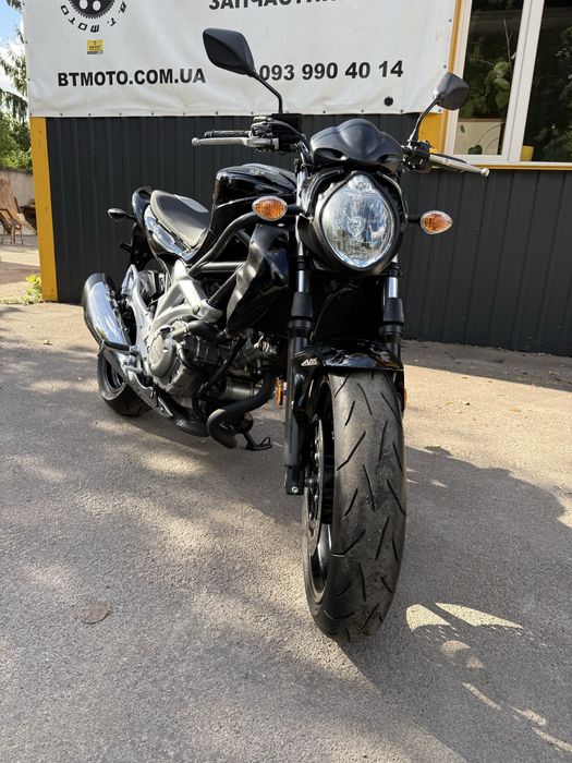 Японський мотоцикл Suzuki Gladius 650 ABS з Японії