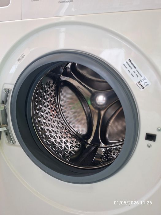 Máquina de Lavar Roupa Hisense WFHV9014 – 9kg / 1400 rpm