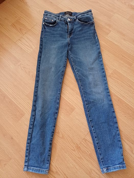 Dzinsy roz 36 w stanie dobrym firmy Mohito gratis dodaję czarne spodnie roz 36