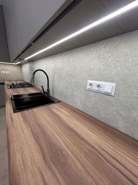 Продаж новенького будинку , заходи і живи!  Американка, без комісії.