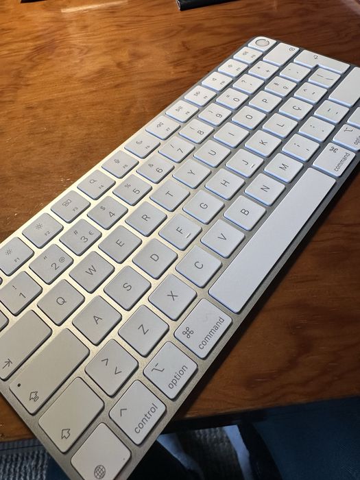 Magic Keyboard PT com touch ID64730158659073120