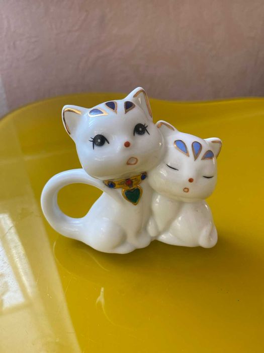 Винтажная коллекционная фарфоровая фигурка кошки с котенком