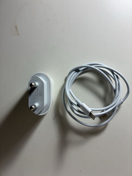 Iphone 12 + Carregador Apple