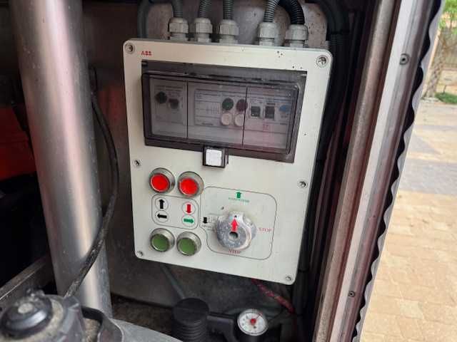 Samochód rat- tech. zabudowa aluminiowa. Cena bez wyposażenia,.