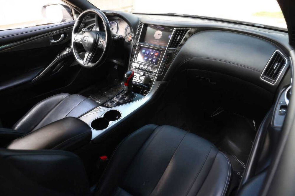 Infiniti Q60 Luxe      2018