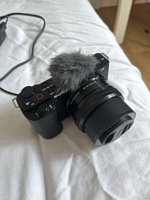 sony zv e10 + 16-50mm/f3.5-5.6