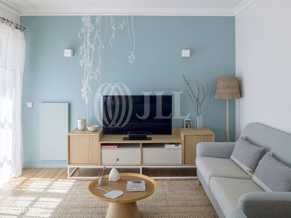 Apartamento T3, totalmente renovado,na Lapa, em Lisboa