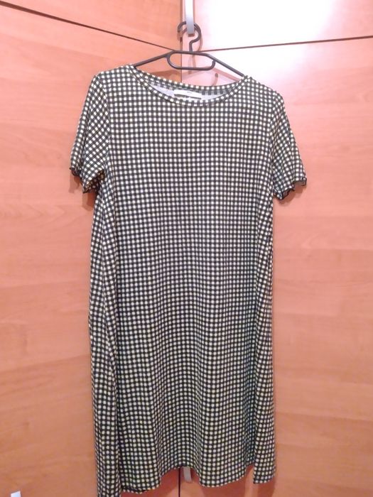 Czarno-żołta sukienka w kratkę r.L firmy Pull &Bear