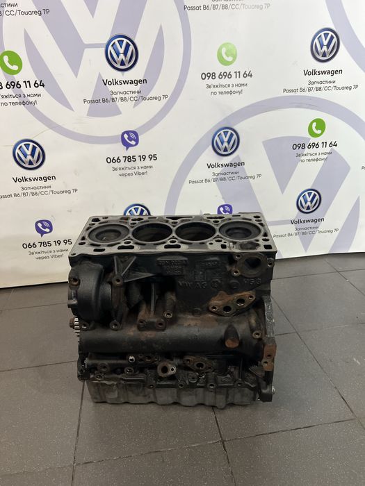 Блок мотора низ мотора пеньок CRL CRLB Passat B8 розборка