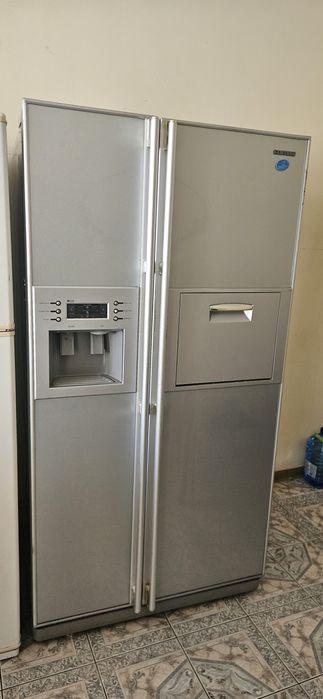 Двухкамерный холодильник Samsung RS21FLSG