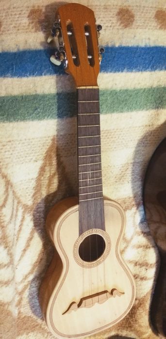 Cavaquinho artesanal