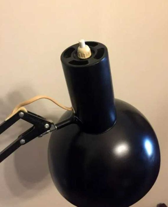 Candeeiro de mesa de arquitecto IT Louis Poulsen em Preto