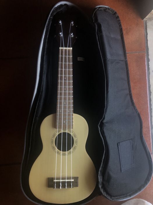 Ukulele Concert + Bag