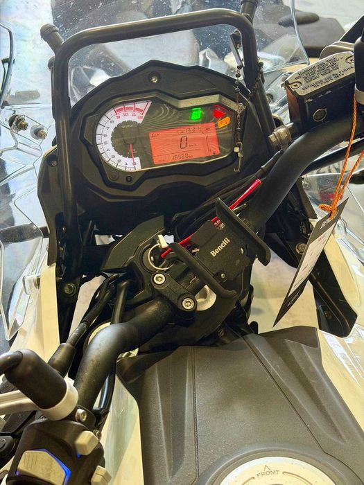 Moto Benelli TRK 502