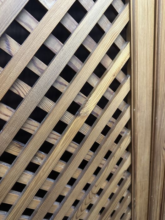 Armario + comoda de quarto em Pinho