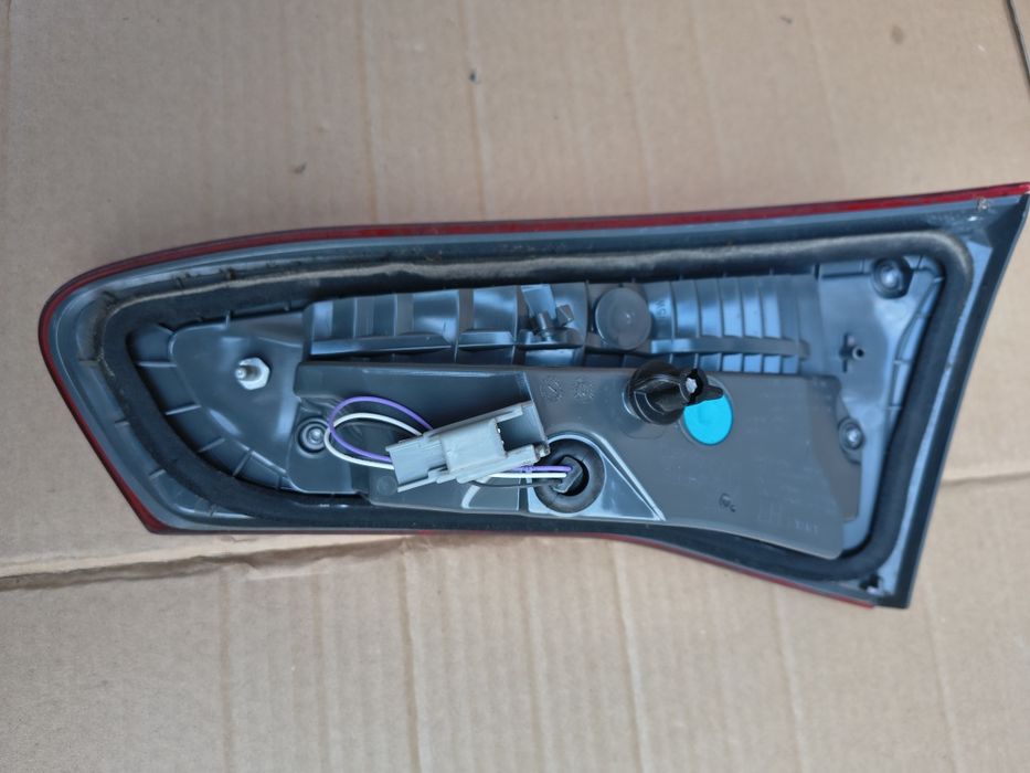 Ford Focus MK4 Kombi Lampa w klapę Lewa  Tył LED