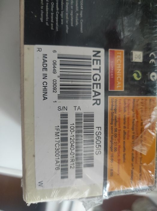 Комутатор Netgear FS605IS