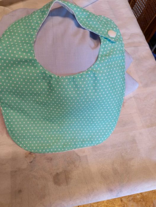 Babetes lindos em algodão com  revestimento em turco impermeável