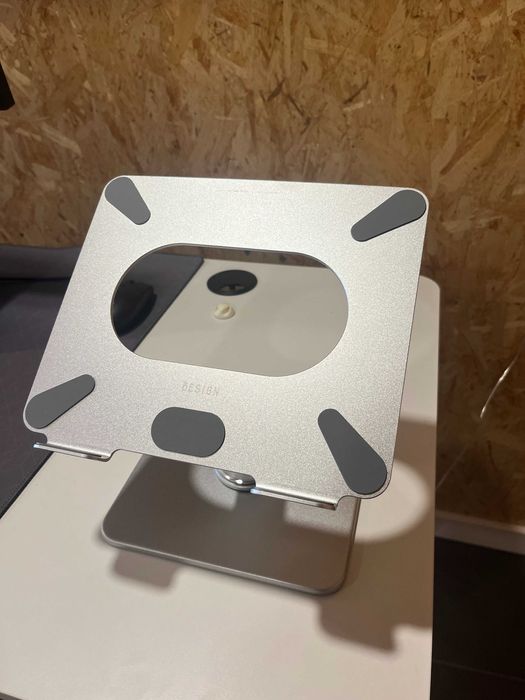 Suporte portáteis de 10 a 15,6"com base giratória de 360 graus