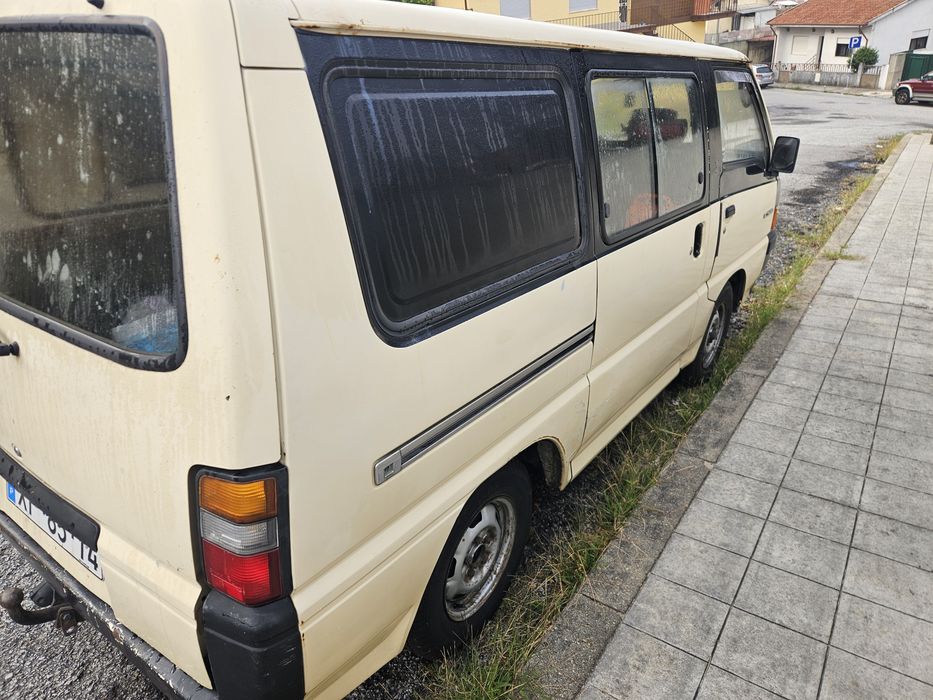 Carrinha de trabalho Mishubish l 300