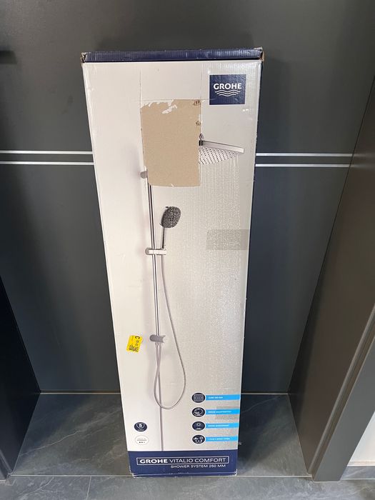 Zestaw prysznicowy z przełącznikiem GROHE Vitalio Comfort 250 ścienny