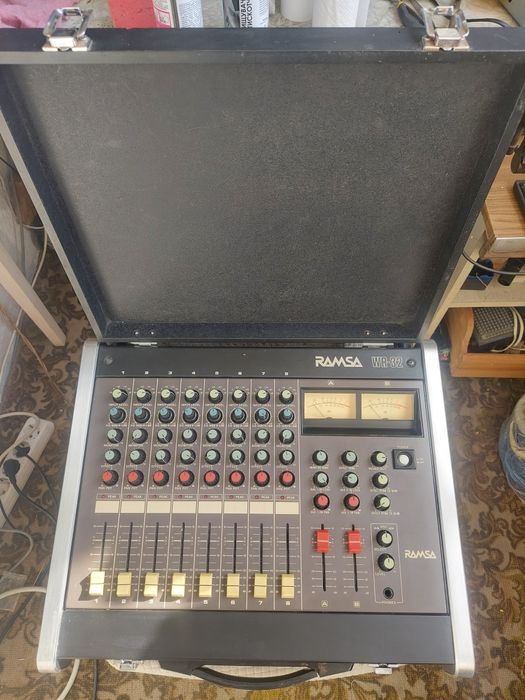 Звуковий мікшерний пульт  Panasonic RAMSA WR32