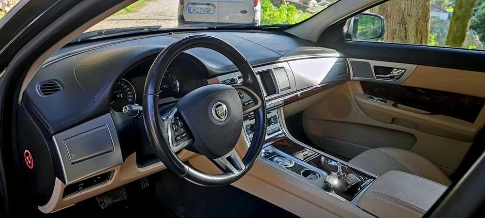 Jaguar XF 2.2 D Premium Luxury