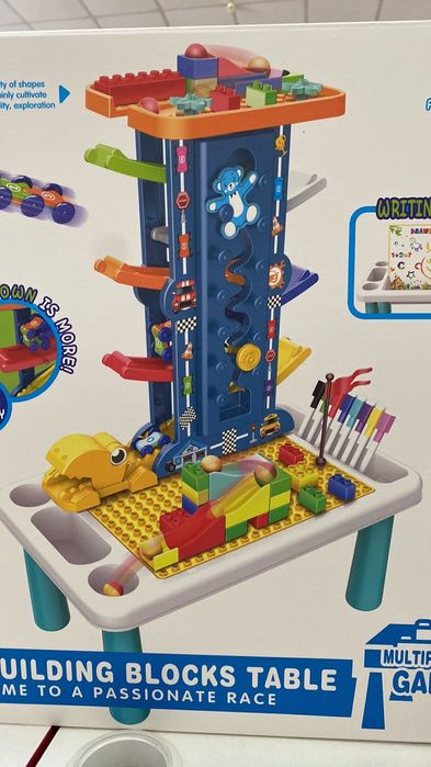 Детский конструктор, детский трек со столиком,детская парковка.