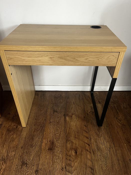 Małe biurko ikea