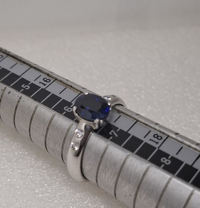 Каблучка з діамантами і сапфіром, 585 проба