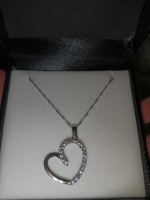 Срібне намисто з серцем Warren James