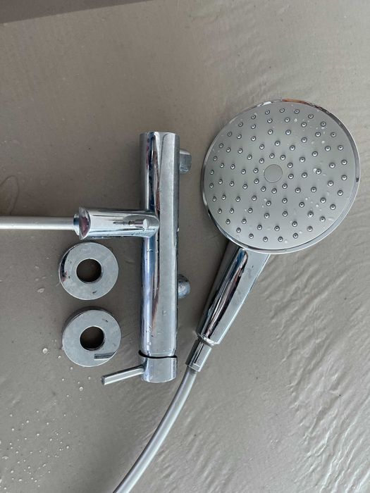 Conjunto torneira com grande chuveiros de mão Sanindusa