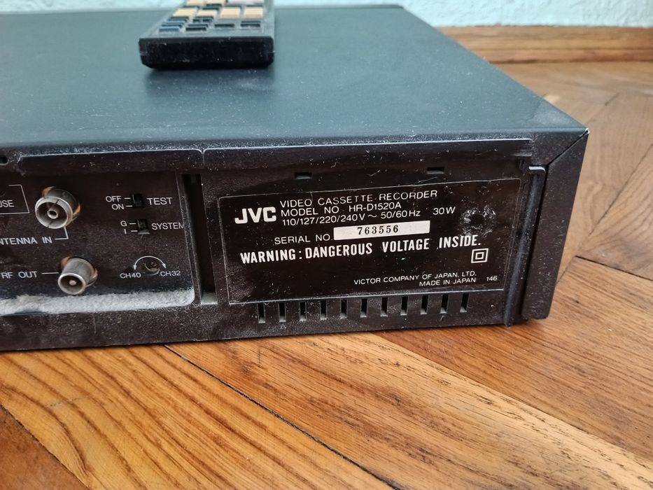 Відеомагнітофон JVC