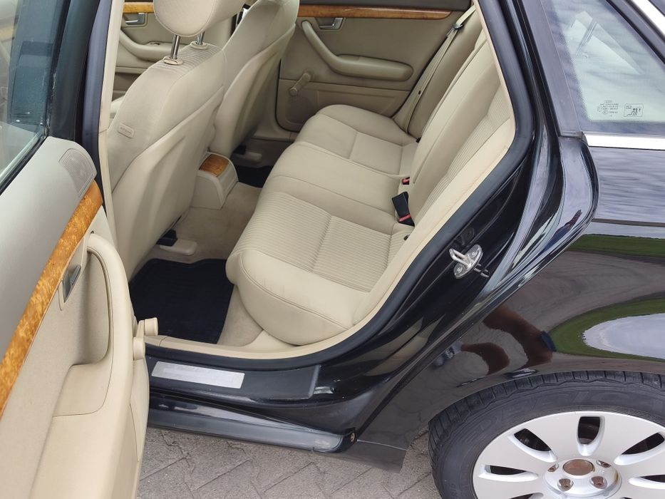 Audi a4b7 2.0 TDI 140km  Polski salon  2 kpl kół
