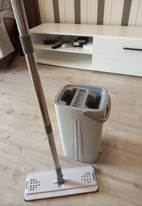 zestaw do sprzątania wiaderko z mopem i 2 wymiennymi wkładami