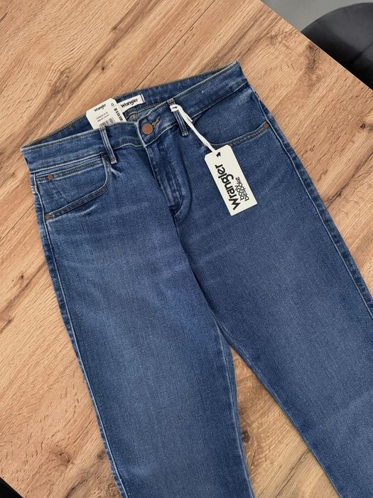 Jeansowe spodnie dzwony Wrangler Boot Cut W27 L32
