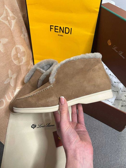 Loro Piana Open Walk Loafers – rozmiar 38, z futrem, kolor beige