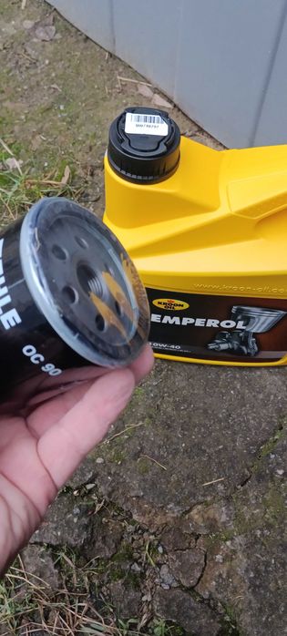 Моторна олива Kroon Oil Emperol 10W-40, та фільтр масла Mahle Ланос