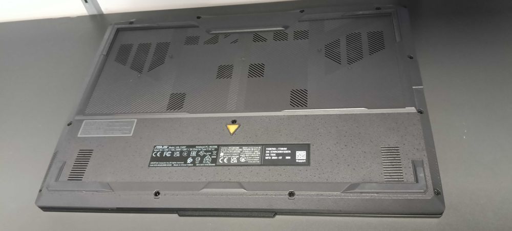Laptop gamingowy Asus TUF Gaming A15 / 1TB SSD / RTX4050
